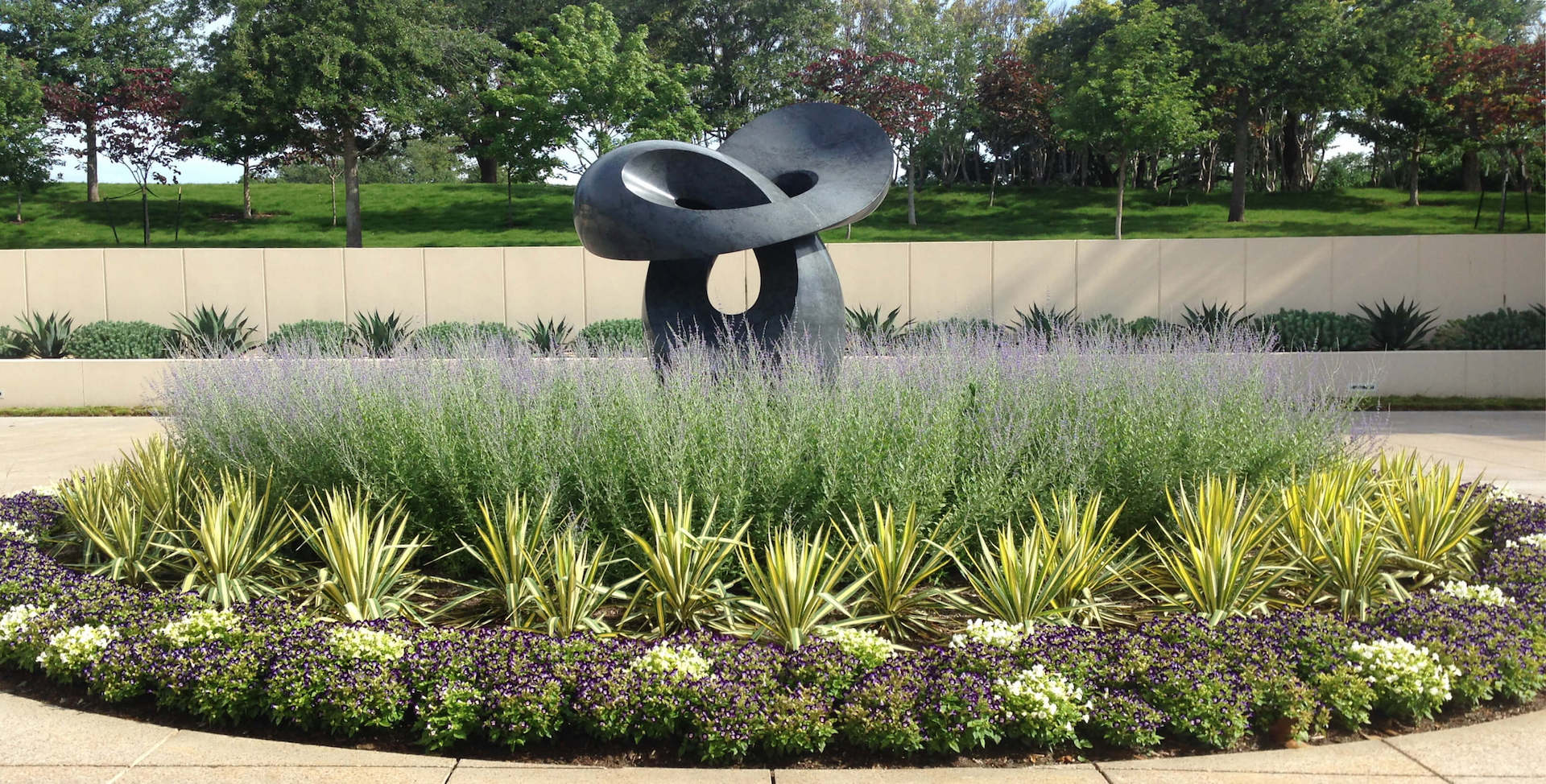 Bonick Landscaping Elevated Execution: Collaboration with Dallas Architects  